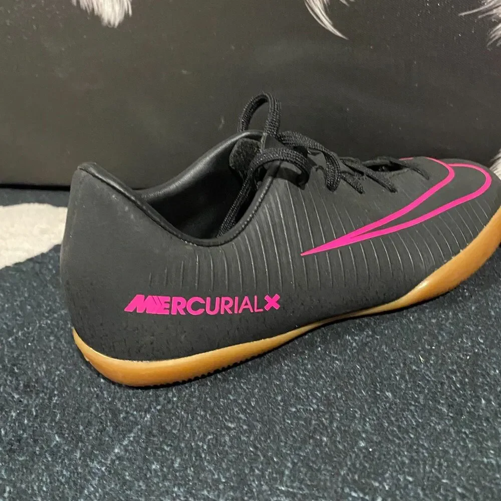 Nike Jr. MercurialX Vapor XI 831947-006 Athletic Sneaker Boys 13C Black Soccer